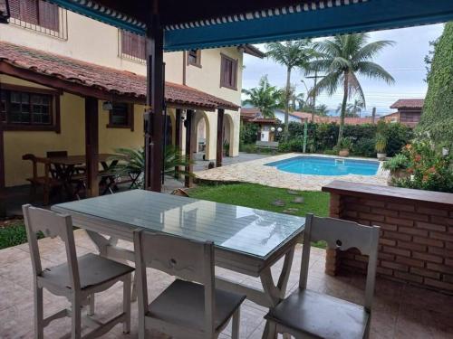 Casa com piscina, Bertioga