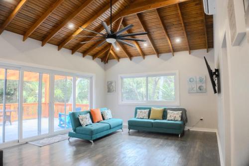 Blue Paradise House Roatan in Sandy Bay