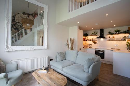 Cozy Wetherby Retreat - Tap to explore photos