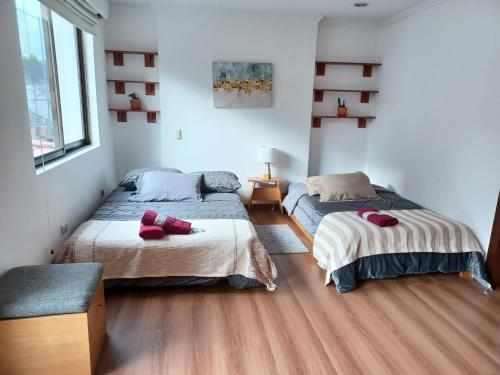 1 double bed, 1 twin bed