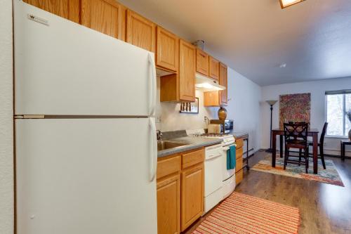 Waterfront Apt Walk to Town and Coastal Trail! - image 14