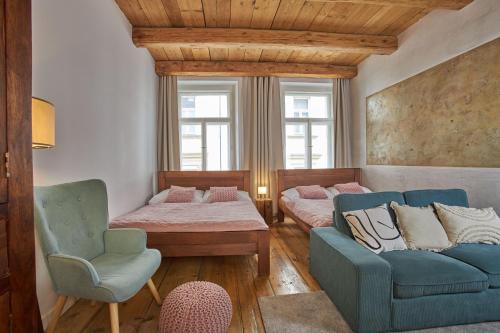 One-Bedroom Apartment with Double or Twin Bed image 5