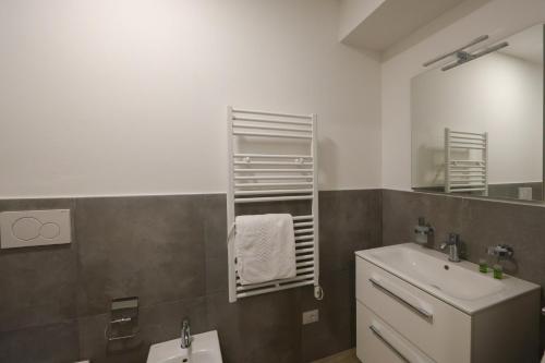 Double Room image 7