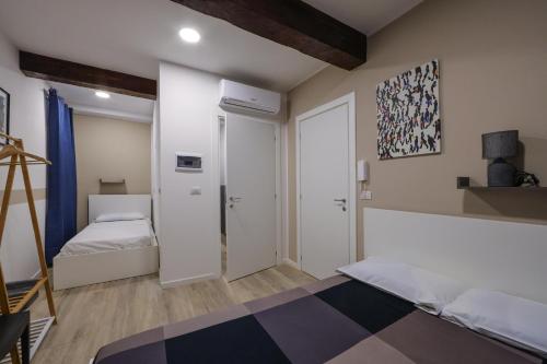 Superior Double Room image 9