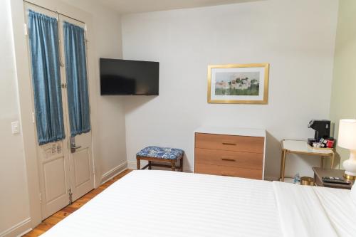 Inn on St. Peter a French Quarter Guest Houses Property - image 12