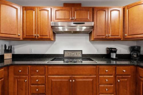 Premier Ocean-Side 2BR at Grand Victorian in Old Orchard Beach, USA