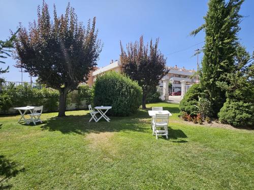 Casablanca Hotel Studios - image 14