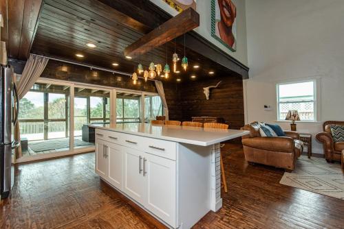 Breezeway between the River and Beach l 15 min to DT in St. Augustine, USA