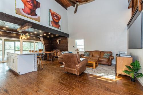 Breezeway between the River and Beach l 15 min to DT in St. Augustine, USA