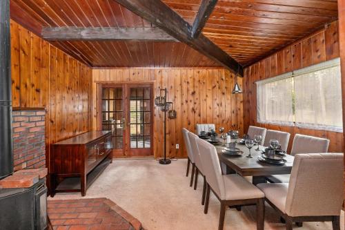 Tree Canopy Oasis in Схід Квог