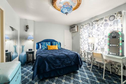 THE NEW STAR MOTEL - 1950s Extended-Stay Lodging and Retreat Center in Moreno Valley, USA