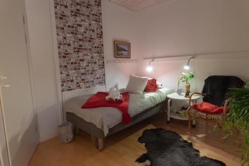 Aaria Bed and Breakfast - Tap to explore photos