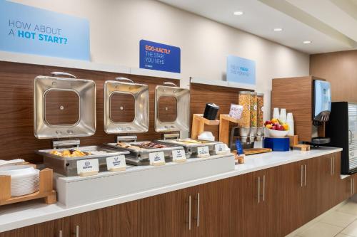 Holiday Inn Express Birmingham Irondale East By IHG - 식음료(F&B)
