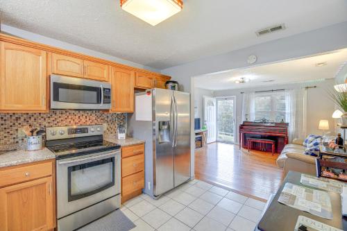 Peaceful and Pet-Friendly Retreat in Elizabethton! in Elizabethton, USA