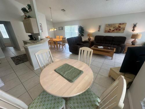 Southern Dunes Pool Villa in Haines City, USA