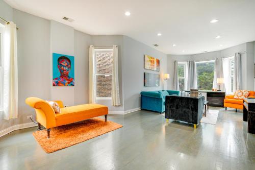 Chic Chicago Getaway with Deck, 7 Mi to Downtown! in Chicago, USA