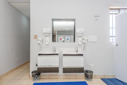 Bathroom, Pousada Hostheo liberdade in Liberdade