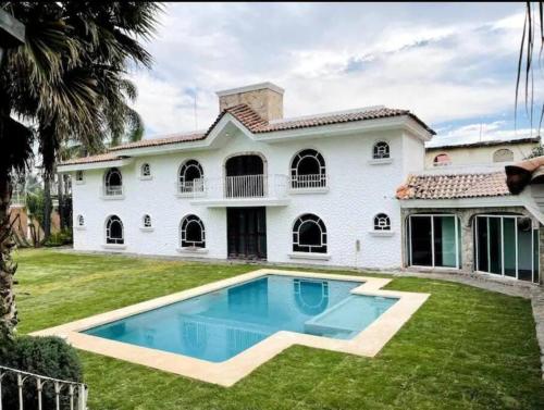 . Casa con alberca