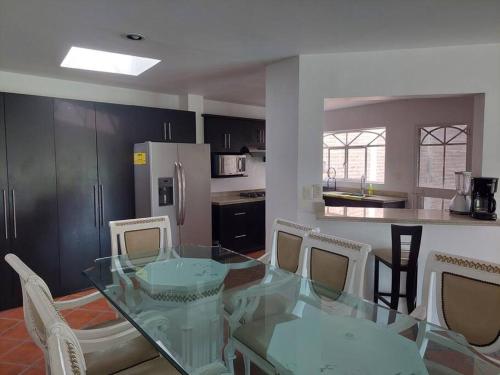 Casa con alberca in Lomas de Santa Anita