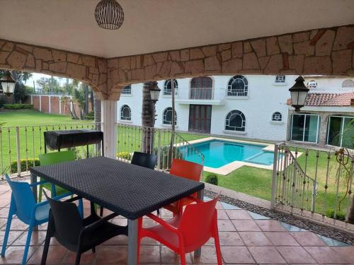 Casa con alberca in Lomas de Santa Anita