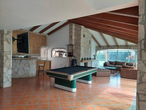 Casa con alberca in Lomas de Santa Anita