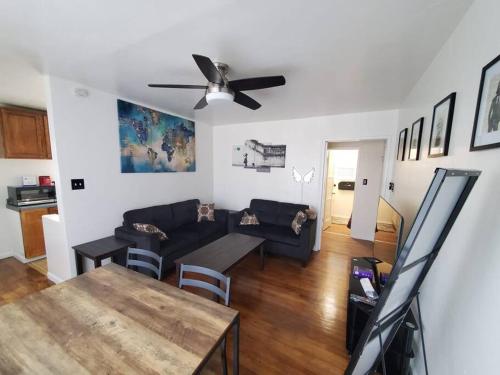 Hollywood - Budget Private Quiet 2nd Flr 1BR and 1BA in Los Angeles, USA