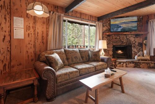 Coyote Pines - Surrounded by Pines and Nature Trails! in Big Bear Lake, USA