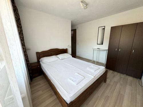 Accommodation in Oraş Tãlmaciu