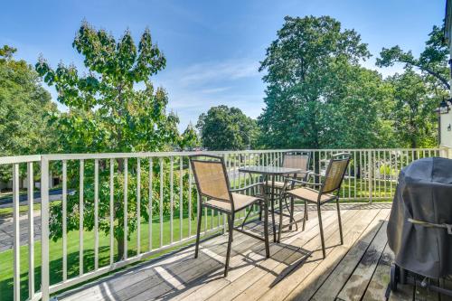 Branson Getaway with Pool Access Less Than 4 Mi to 76 Strip! in Branson, USA