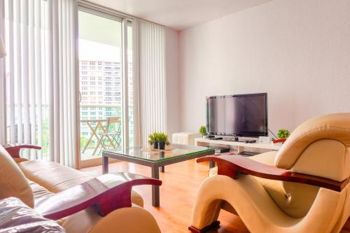 PROMO Komffy Apt with 2 Queen Beds & Intercostal View at Tides 8th floor in Hollywood, USA