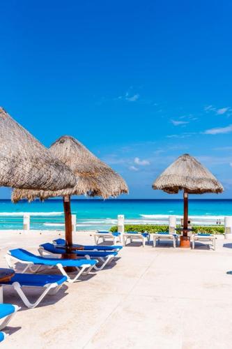 Ocean View, 3 King Beds, Balcony, Cancún (zdjęcie 7)