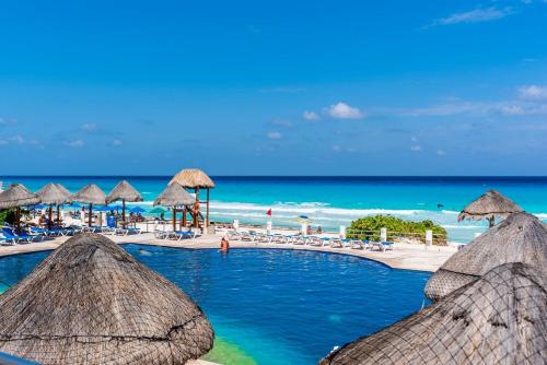 Ocean View, 3 King Beds, Balcony, Cancún (zdjęcie 10)