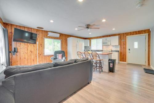 Quiet Family Home with Yard Less Than 1 Mi to Houghton Lake! in Houghton Lake, USA