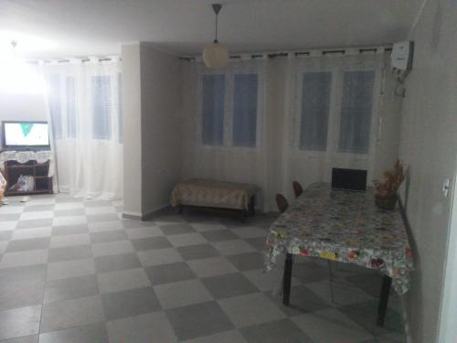 Maison spacieuse et calme in Tala Hamza