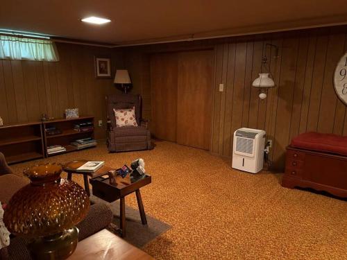 Peaceful Getaway by Buttonwood Park full amenities Peaceful Getaway by Buttonwood Park full amenities