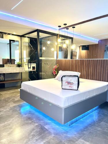 1 queen bed