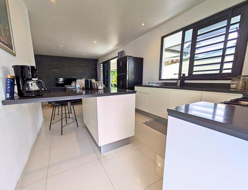 Fare Fafapiti - AC - Wifi- Pool in มาทาเยีย