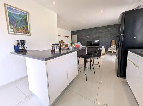 Fare Fafapiti - AC - Wifi- Pool in มาทาเยีย