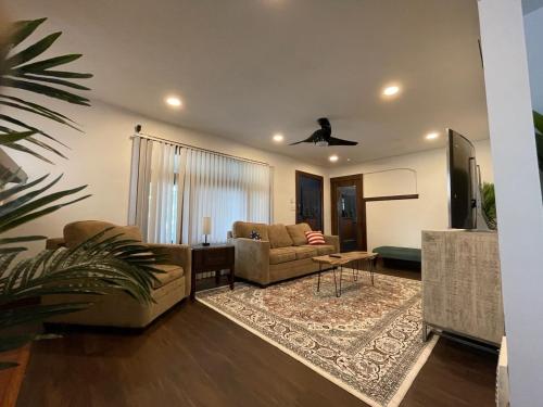 Duplex home away from home in Parma, USA