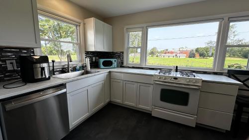 Peoria Bradley Cozy Vacation Large Group Home with Kitchen View in Peoria, USA
