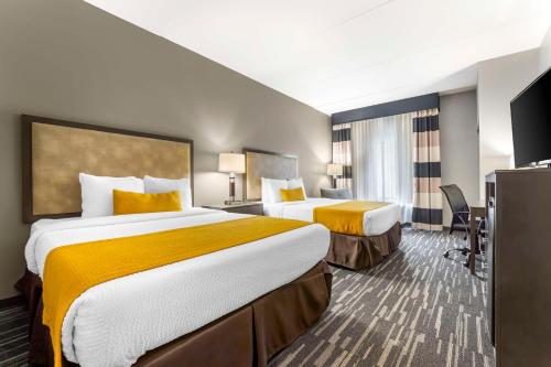 Queen Suite with Two Queen Beds - Disability Access