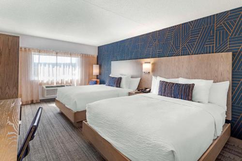 Best Western Plus Landmark Inn - image 6