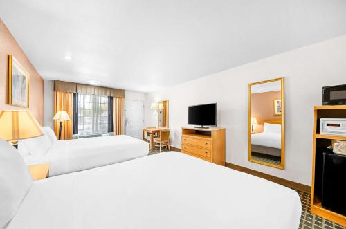 SureStayPlus Hotel by Best Western San Jose Central City near Történelmi Park Túra