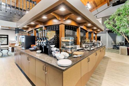 Heartland Inn & Suites, SureStay Collection by Best Western in Park Rapids, USA