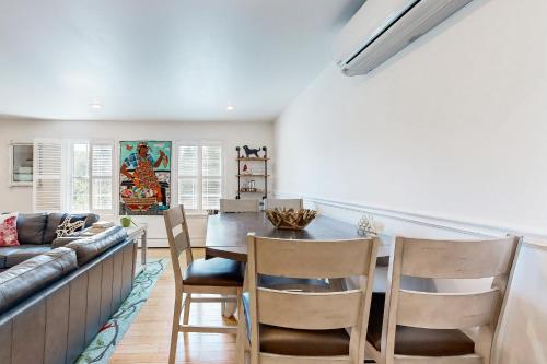 Bird Street Breeze Bird Street Breeze