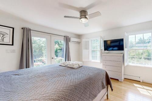 Bird Street Breeze Bird Street Breeze