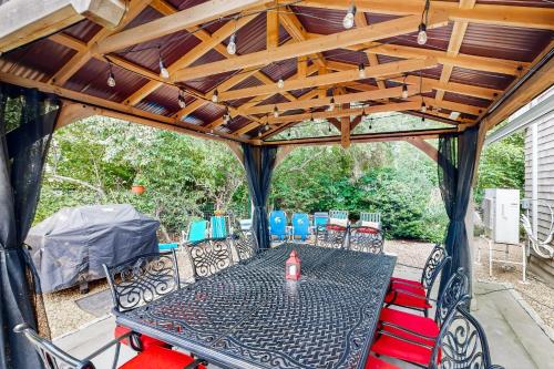 Bird Street Breeze Bird Street Breeze