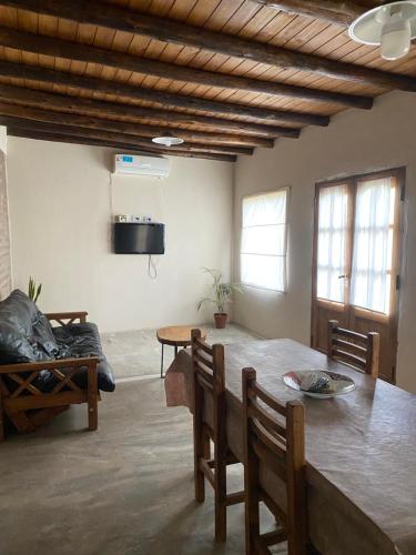 EL TOPON cabañas (EL TOPON cabanas) in Villa General San Martín