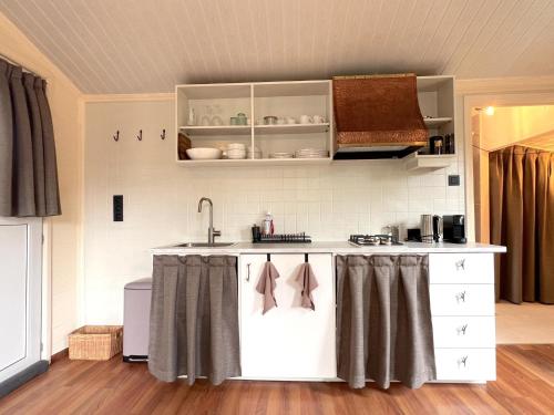 廚房, Charlies Chalet in 赫爾