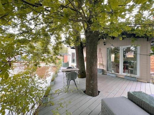 . Charlies Chalet